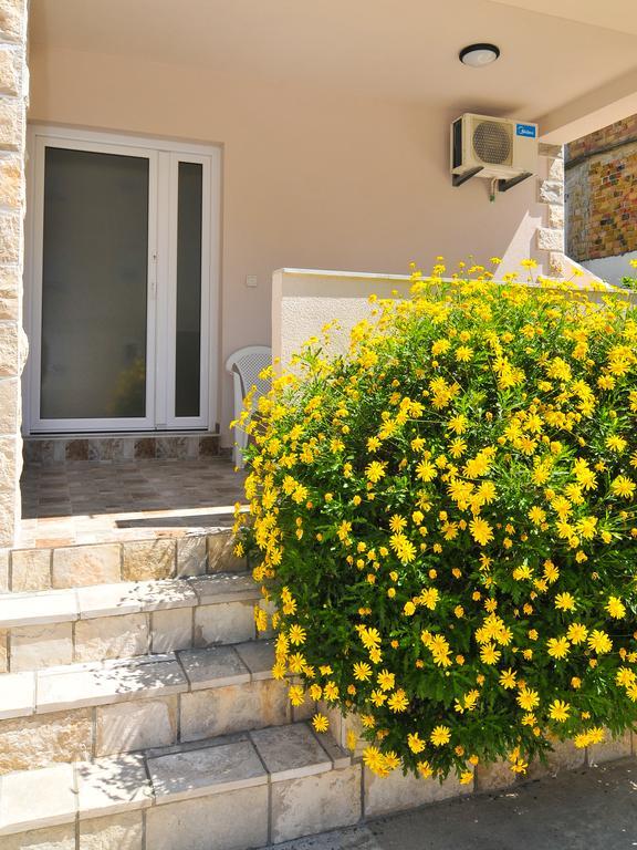 Apartments Samardzic Tivat Bagian luar foto