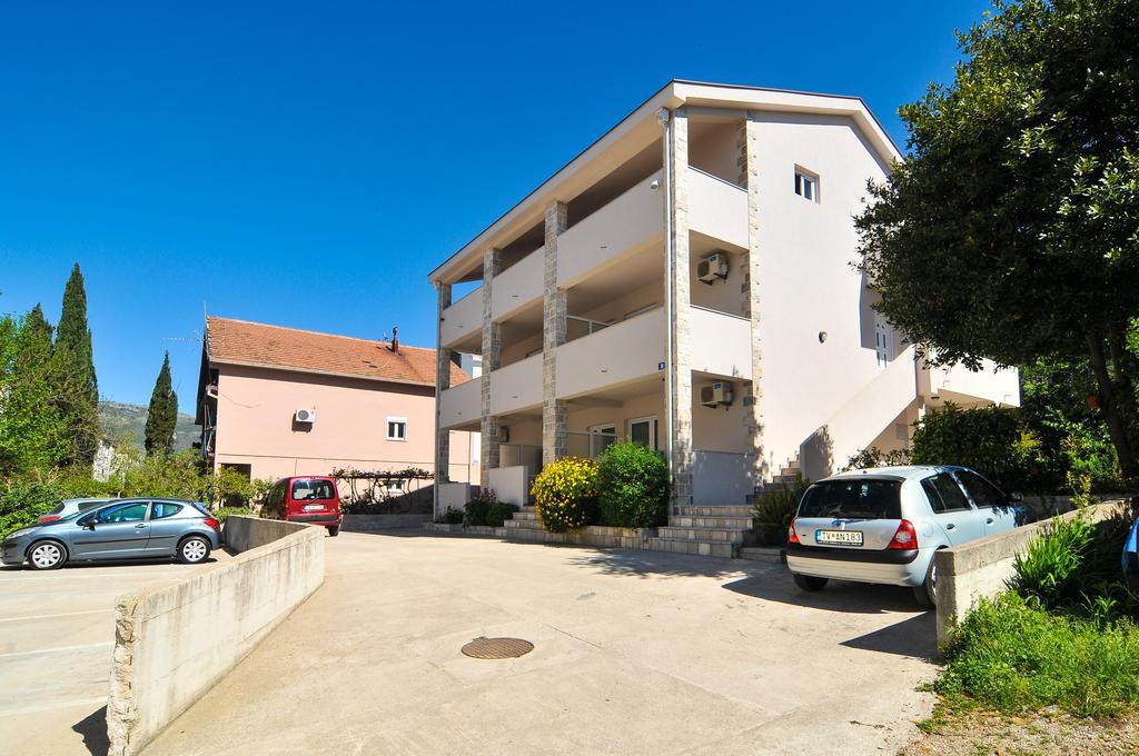 Apartments Samardzic Tivat Bagian luar foto