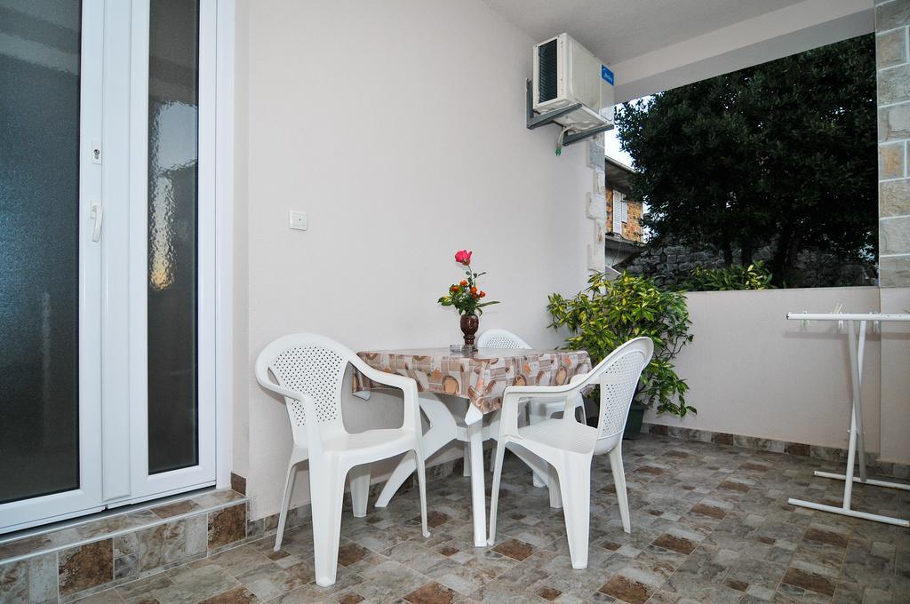 Apartments Samardzic Tivat Bagian luar foto