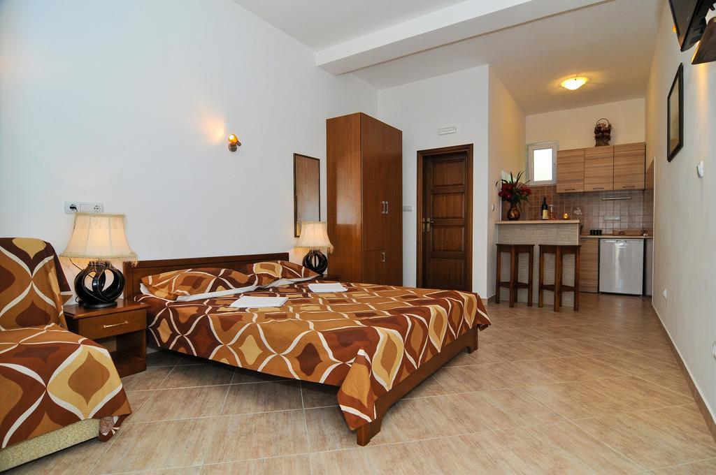 Apartments Samardzic Tivat Bagian luar foto